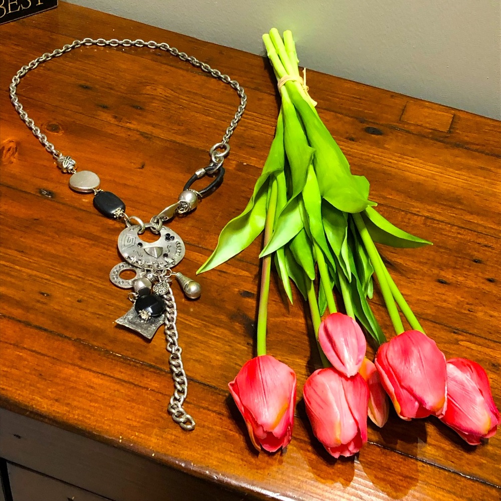 ☀️ Silver and Black Chunky Boho Necklace 21” Length